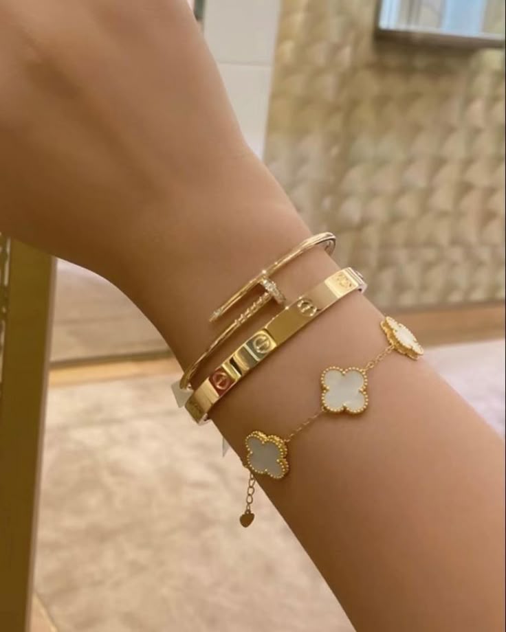 BRACLETS